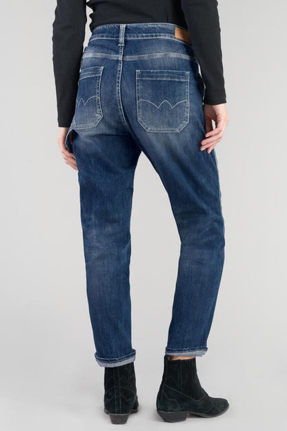 Rückansicht der Le Temps des Cerises 400/60 Union - HW Girlfriend Jeans in Destroy Blue N3 mit lockerem Sitz und auffälligen Gesäßtaschen