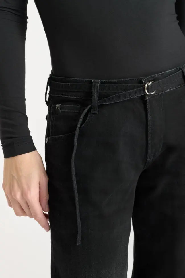 Le Temps Des Cerises Lauryn Mid Waist Wide Leg Black N1 Jeans – Detailansicht Gürtel und Bund