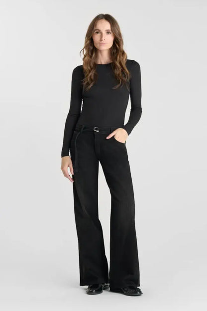 Le Temps Des Cerises Lauryn Mid Waist Wide Leg Black N1 Jeans – Vorderansicht, schwarze Wide Leg Damenjeans mit mittlerer Taille