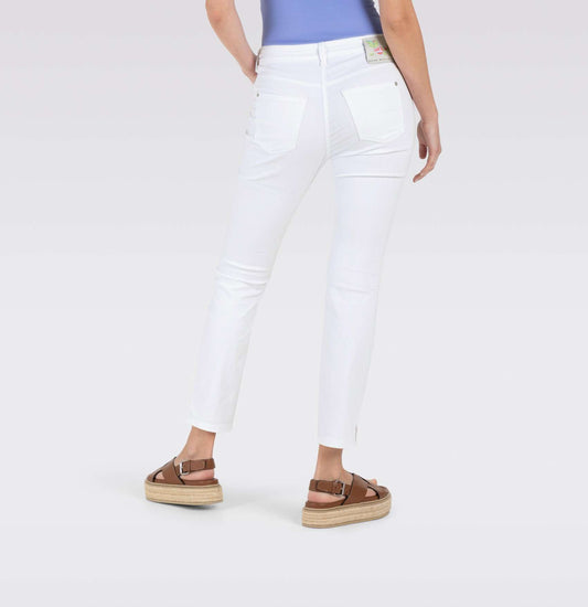 Mac Dream Summer Skinny D010 – Damenjeans in Weiß, Rückansicht mit sommerlicher Passform und sportlicher Eleganz