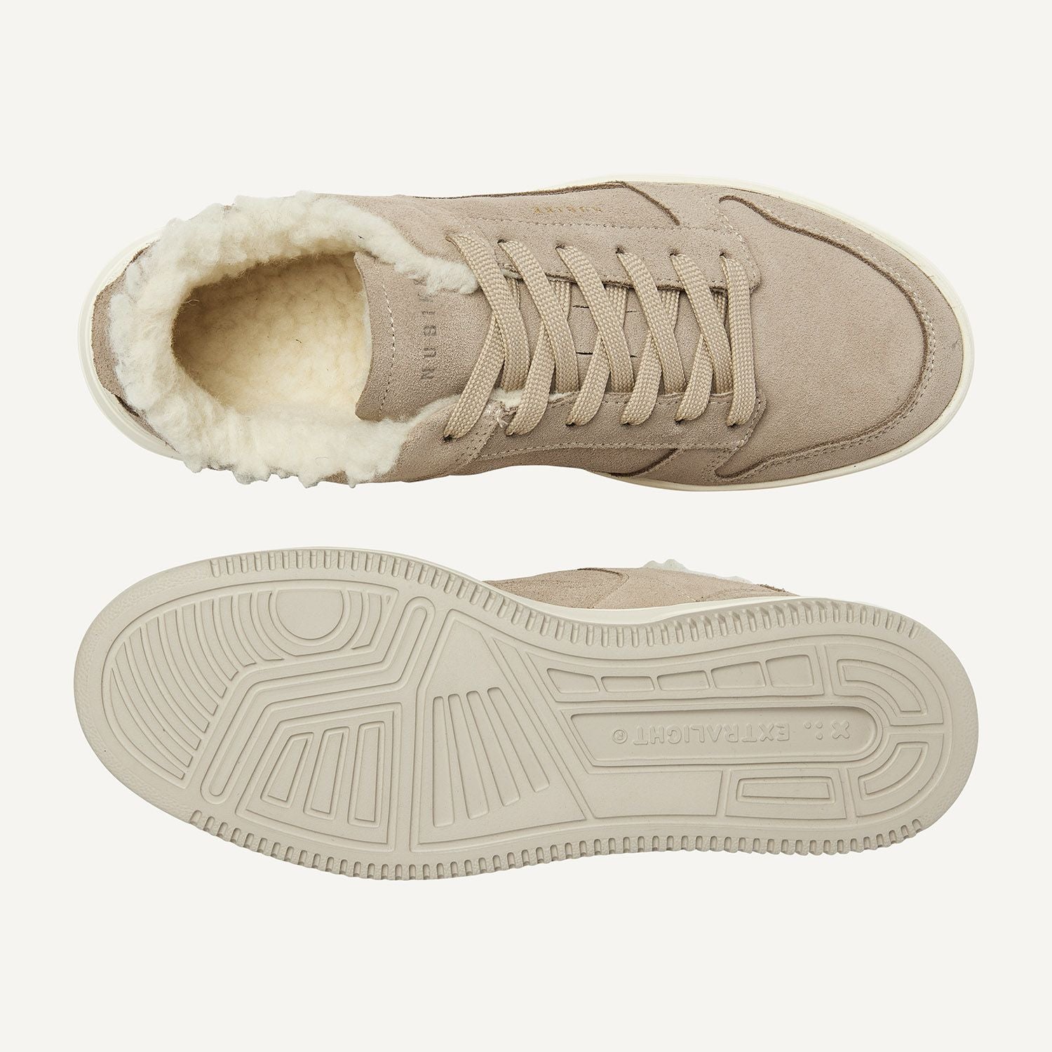 Rückansicht des Nubikk Basket Teddy Sneakers in Taupe mit markanter Fersenkonstruktion und schlichter Sohle.