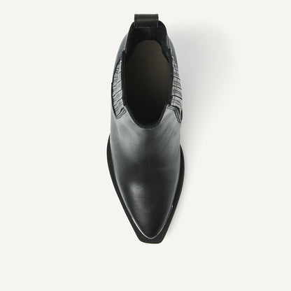 Nubikk Liv Loua Metal Black Leather Stiefelette von oben – spitze Form, glattes Leder und elastische Seitenelemente