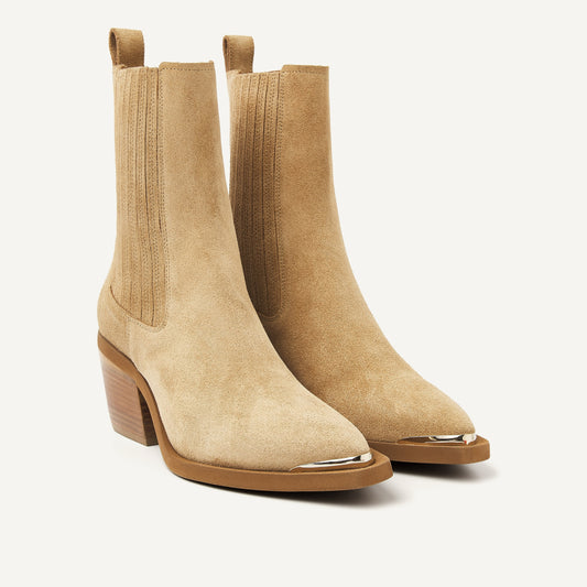 Paar Nubikk Liv Loua Metal - Oak Suede Boots mit metallischen Kappen in Frontansicht