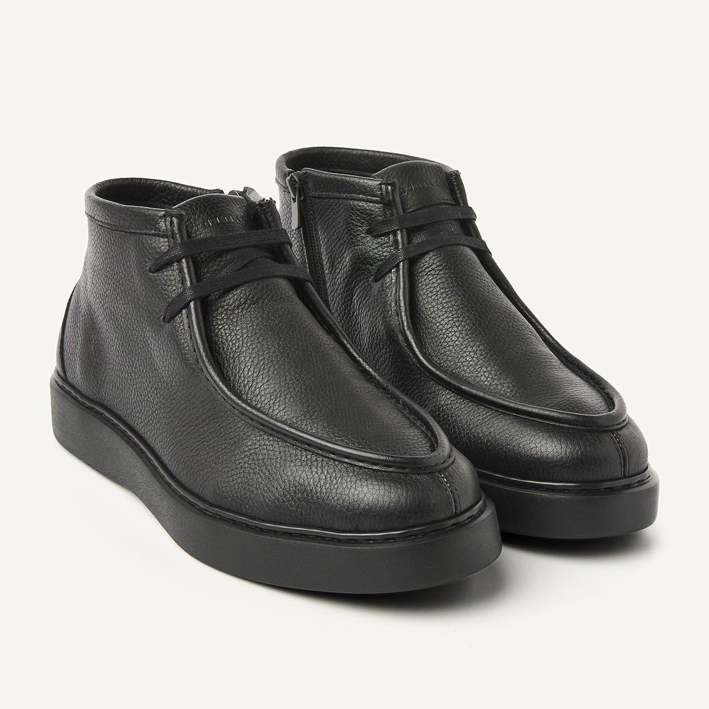 Nubikk Steve Ryan Mid Black Leather Schuhe in schwarzem Glattleder – Vorderansicht mit klarer Linienführung und Schnürung