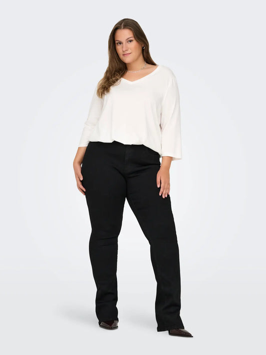 Frontansicht der Only Carmakoma Sally - High Waist Flared Jeans in Schwarz, moderne Passform mit hohem Bund für einen femininen Look.
