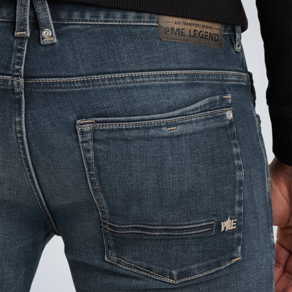 PME Legend Commander 3.0 Jeans – Relaxed Fit – Real Special Dark – Detailaufnahme der Taschen und Nähte für hochwertigen Look